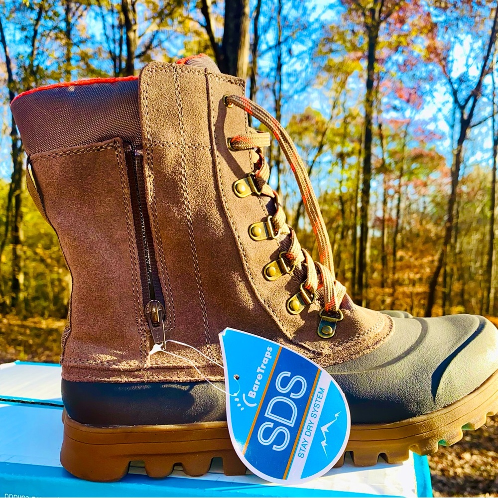 Baretraps Yasmen Brown Orange Rain Snow Boots Women's Size 9 NWT